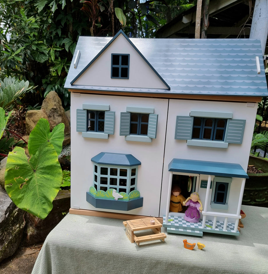 Dovetail House Wooden Dollhouse