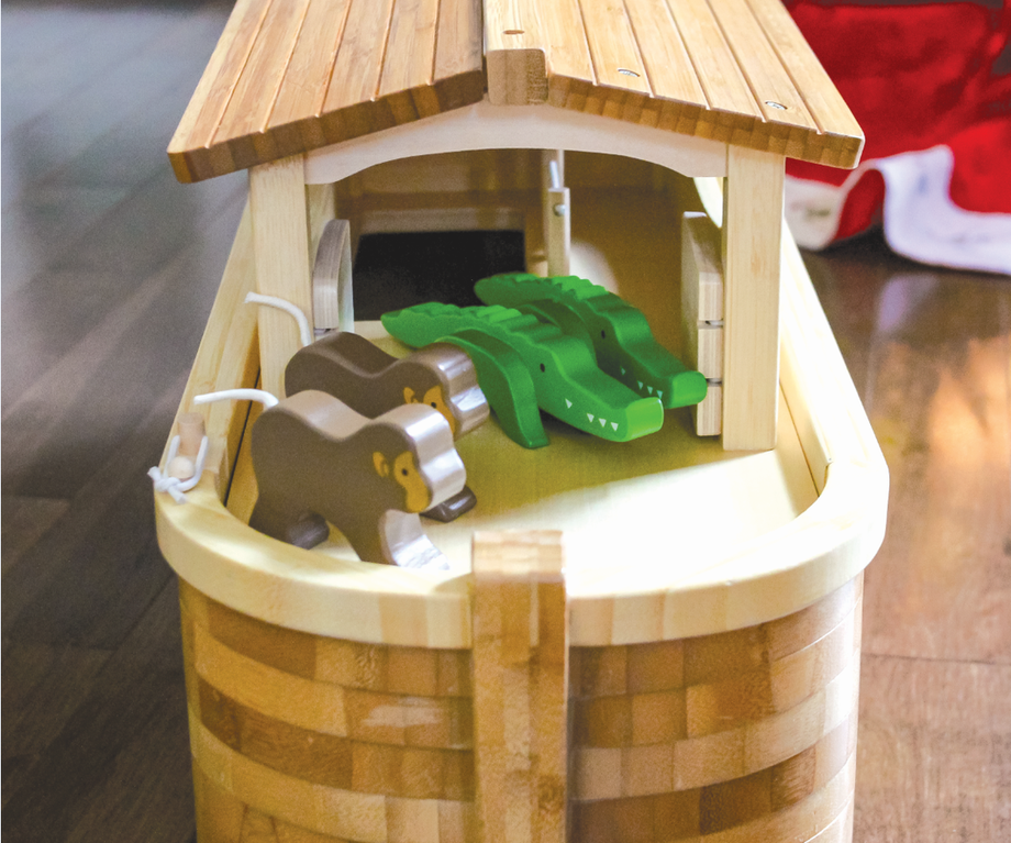 EverEarth Giant Noah's Ark Playset with 14 Animals – Earth Toys